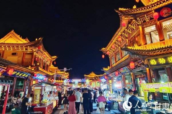 上海正规手机股票配资论坛 甘肃张掖：流光溢彩醉游人